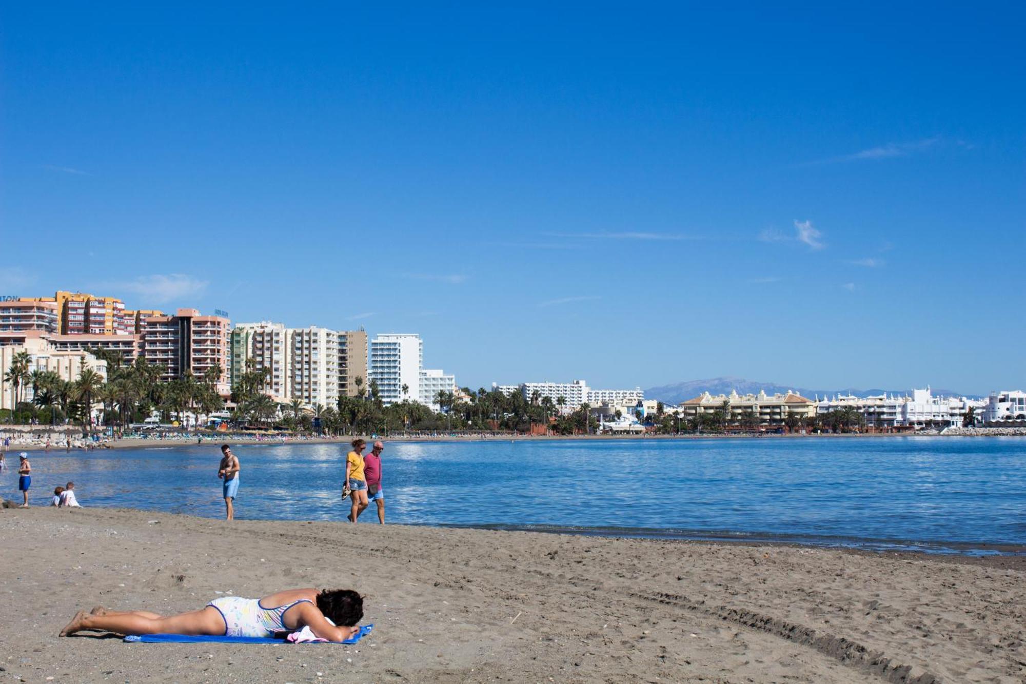 Hermoso En Benalbeach Con Vistas Al Mar Apartment *